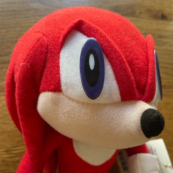 Vintage 1991- 2000 Knuckles stuffie from Sonic the Hedgehog - Picture 6 of 12